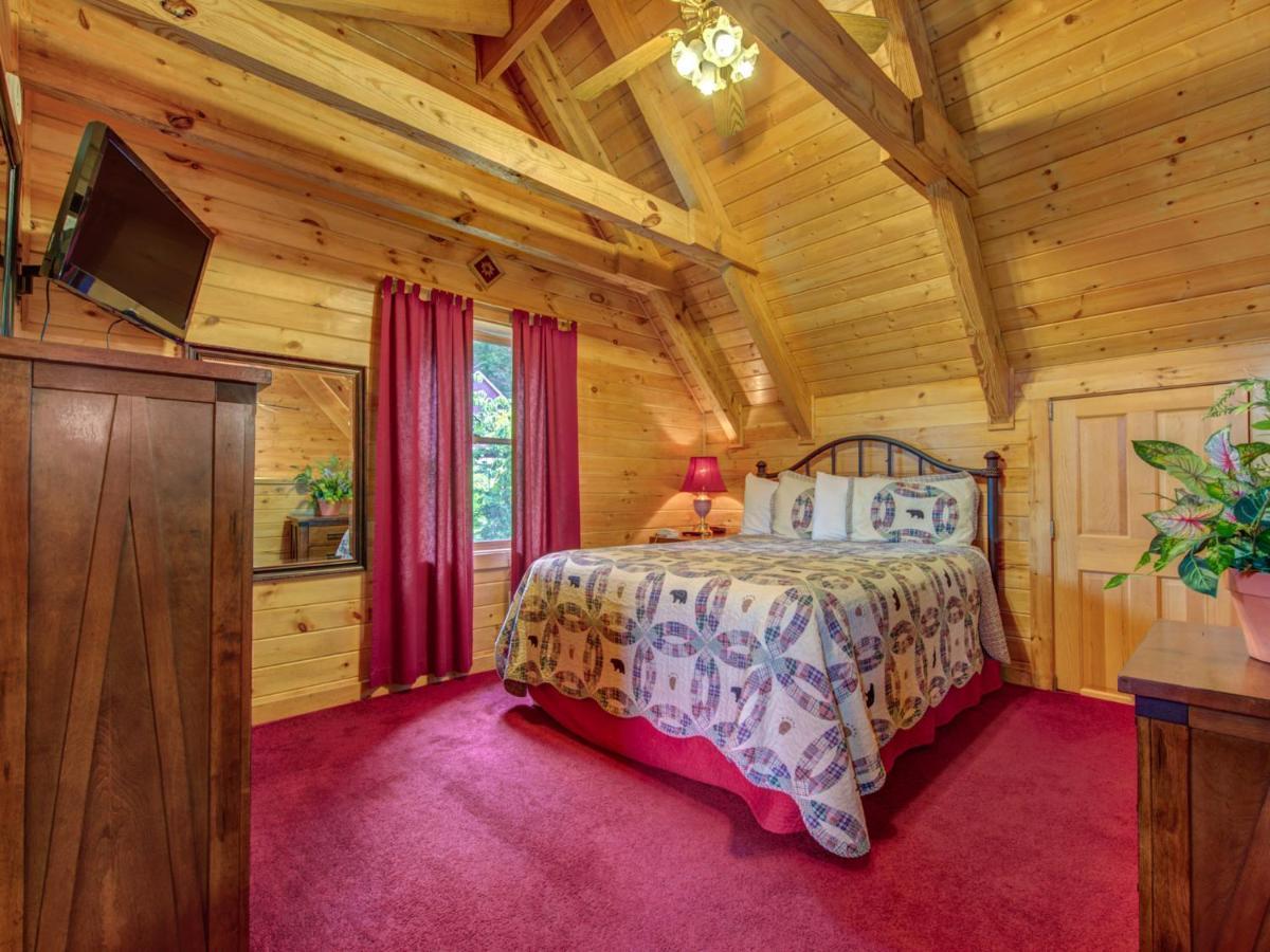 Bear Tracks, 2 Bedrooms, Hot Tub, Fireplace, Wifi, Jetted Tub, Sleeps 6 Gatlinburg Eksteriør bilde