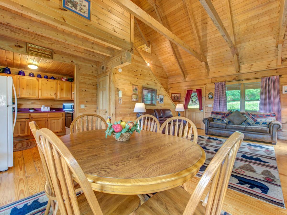 Bear Tracks, 2 Bedrooms, Hot Tub, Fireplace, Wifi, Jetted Tub, Sleeps 6 Gatlinburg Eksteriør bilde