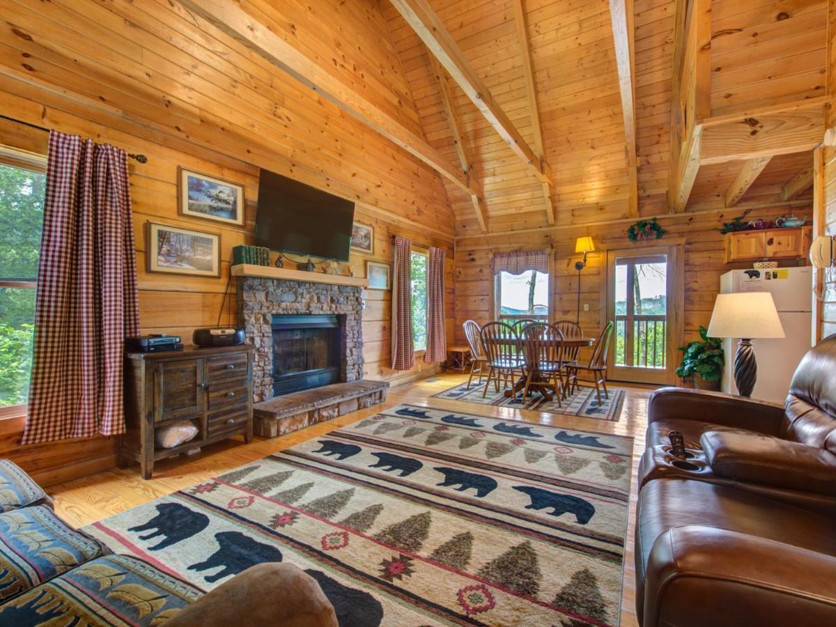 Bear Tracks, 2 Bedrooms, Hot Tub, Fireplace, Wifi, Jetted Tub, Sleeps 6 Gatlinburg Eksteriør bilde