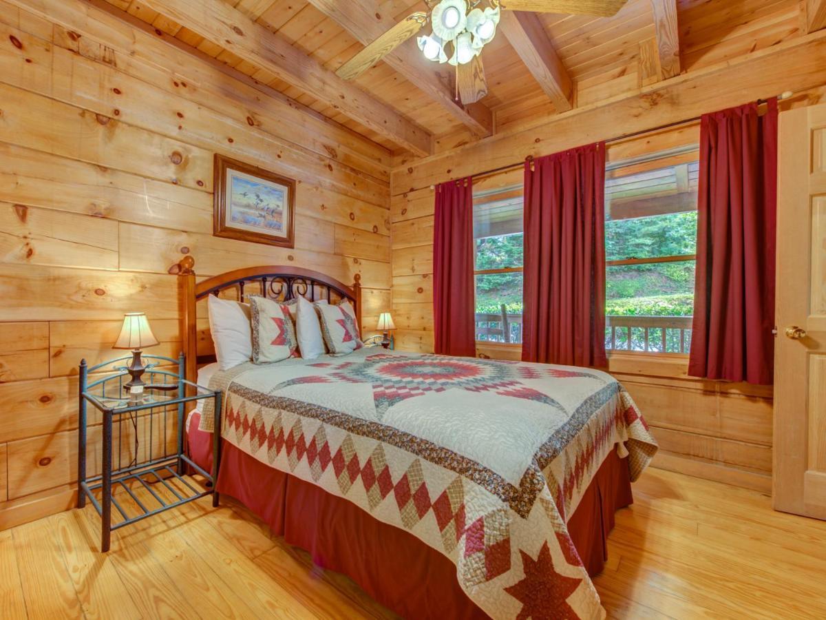 Bear Tracks, 2 Bedrooms, Hot Tub, Fireplace, Wifi, Jetted Tub, Sleeps 6 Gatlinburg Eksteriør bilde