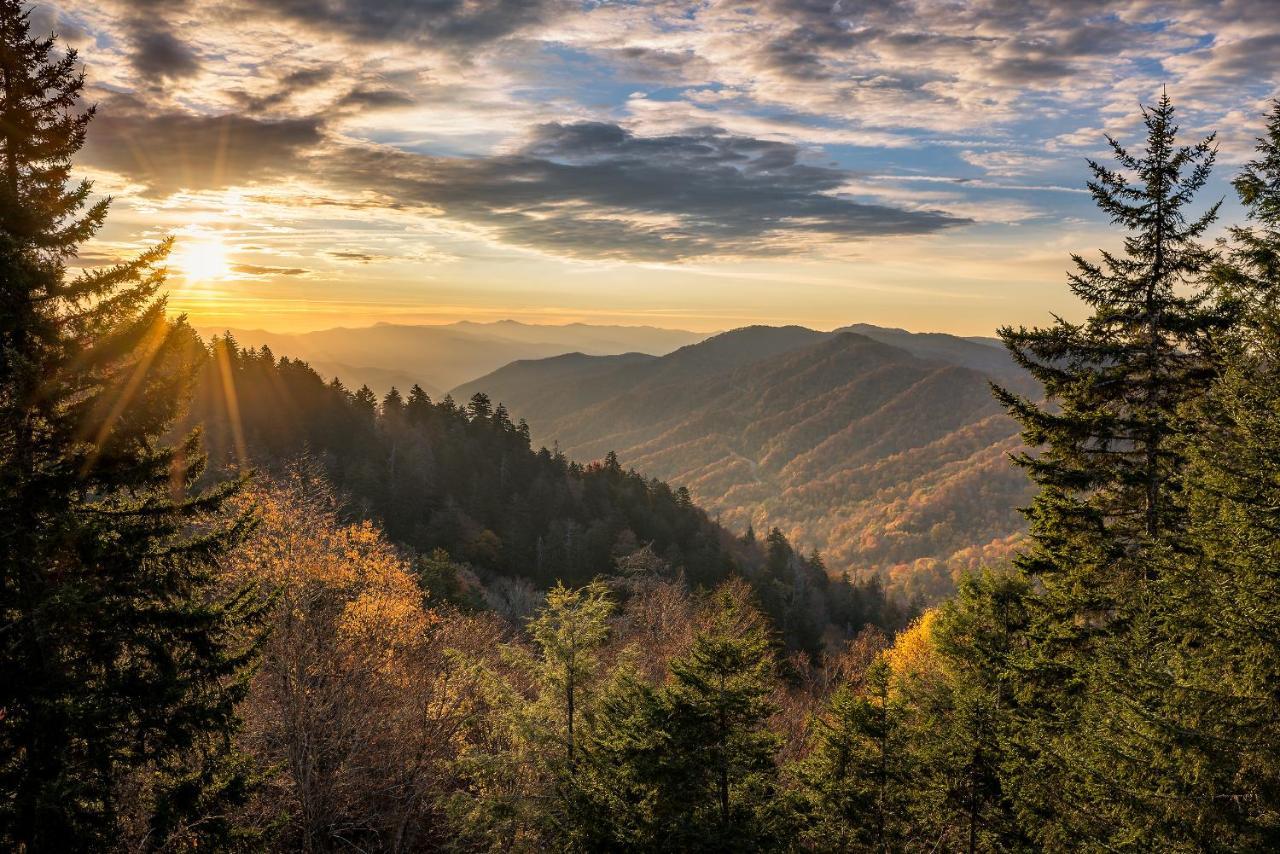 Bear Tracks, 2 Bedrooms, Hot Tub, Fireplace, Wifi, Jetted Tub, Sleeps 6 Gatlinburg Eksteriør bilde