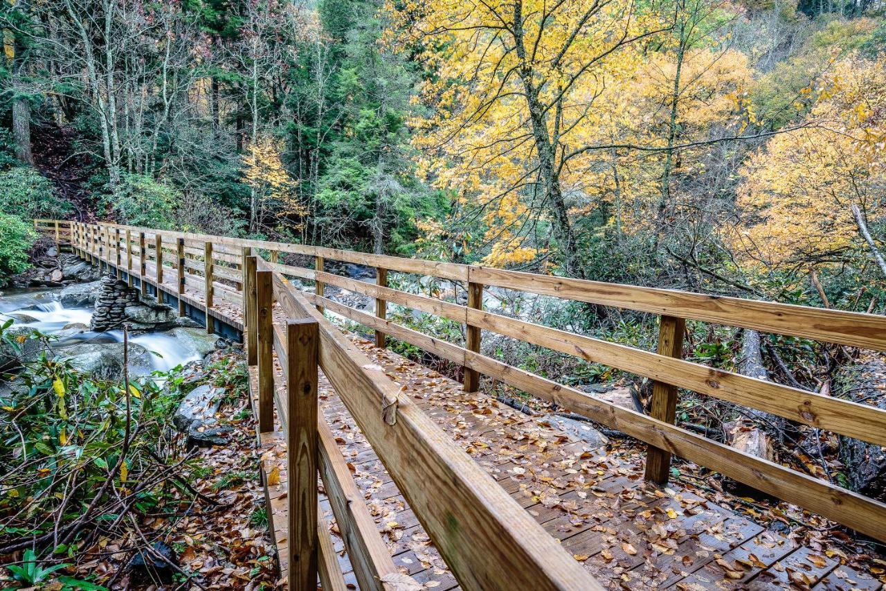 Bear Tracks, 2 Bedrooms, Hot Tub, Fireplace, Wifi, Jetted Tub, Sleeps 6 Gatlinburg Eksteriør bilde
